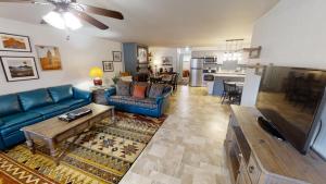 Ski View 10 - On Main Street - WiFi - Cable - Fireplace - Trailer Parking In Back - Patio with Gas Grill