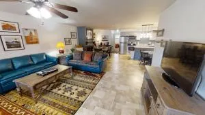 Ski View 10 - On Main Street - WiFi - Cable - Fireplace - Trailer Parking In Back - Patio with Gas Grill - Mesita