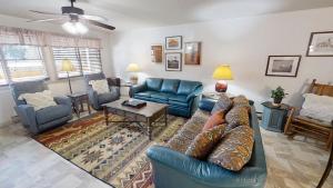 Ski View 10 - On Main Street - WiFi - Cable - Fireplace - Trailer Parking In Back - Patio with Gas Grill