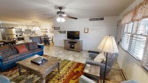 Ski View 10 - On Main Street - WiFi - Cable - Fireplace - Trailer Parking In Back - Patio with Gas Grill