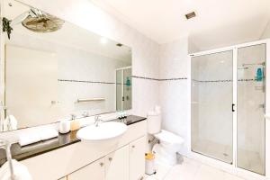 Oceanview Tropical - A Top End Poolside Oasis