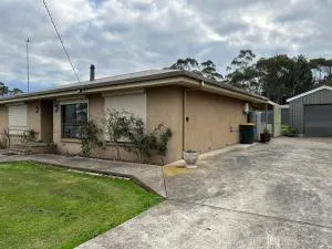 The House in Large Garden - Camperdown