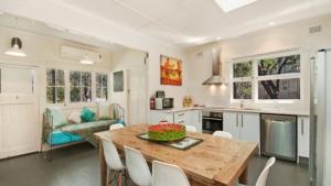 Paralia by HolidayCo