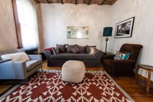 Historic Spacious Galata Apartment