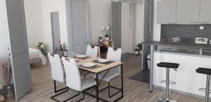 Appartements Cosy 4 minutes a pieds du centre historique avec parking : photos des chambres
