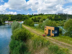 Ezy House 2 by Tiny Away