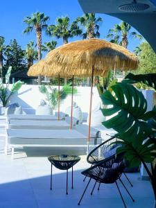 Moon Boutique Hotel - Ultra Luxury Suites with Pool, Perfect for Fun and Relaxation By Villa Mana Gers