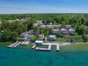 Angel Rock Waterfront Cottages - Chaumont