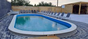 Borderline Accomodation