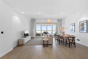 Exquisite 1BR with Private beach in Palm Jumeirah