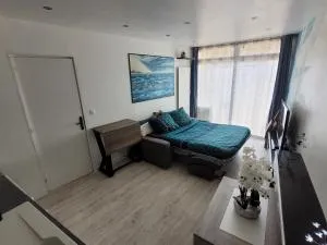 Studio F1 tout confort centre ville - Persan