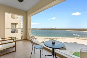 Exquisite 1BR with Private beach in Palm Jumeirah