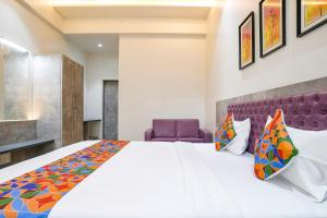 FabHotel Global Spaces - Nr NESCO Exhibition Center