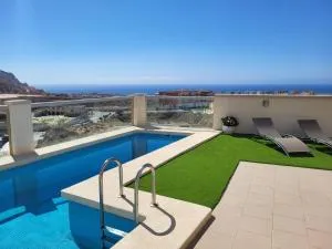 Bonita vivienda pareada con piscina privada - Enix