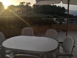 Appartements 2 bedroom apartment with large terrace : photos des chambres