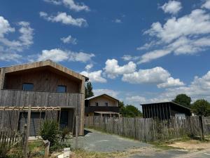 Maisons de vacances 2 Maisons bois , Les conches : photos des chambres