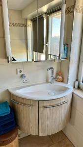 Traveller Awards 2025 - Nordeifel FW 75 m2 mit 50 m2 Terasse- Thermen-Badewelt, Phanasialand, Köln, Bonn, Eifelwanderung oder nur mal so zum entspannen