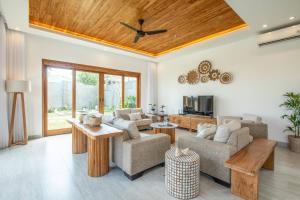 Luxurious 6 BR with Sea View, 5 mins to Savaya