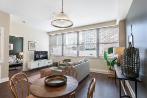 Spacious Modern Condos near French Quarter