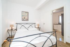 Kates Perfect Family Villa in Elaphiti