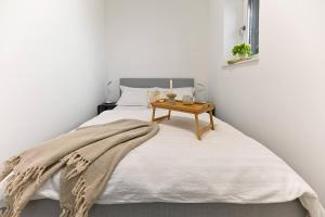 Apartment Judy, Terrace&Garden, 80m from the Beach