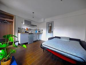 La chambre 2, Climatisée AC, Calme, Cuisine privée