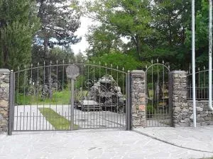 MM House - Sarahartʼ