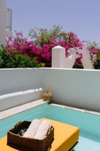 Mr & Mrs White Paros Suites & More