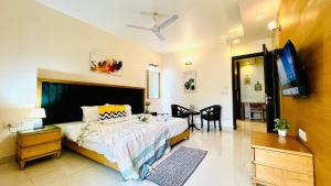 BluO 2BHK - M Block Mkt - Lift , Balcony , Parking