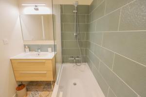 Maisons de vacances Magnifique maison moderne avec acces direct a la mer : photos des chambres