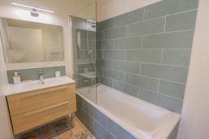 Maisons de vacances Magnifique maison moderne avec acces direct a la mer : photos des chambres