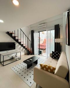 TheChanhSa Duplex Apartment near Hanoi Train Station