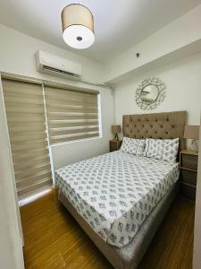 Near Mc kinley BGC 1 bedroom with balcony Neflix