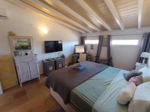 ATICO-PENTHOUSE EN MORAIRA CON VISTAS AL MAR