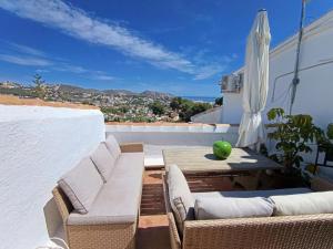 ATICO-PENTHOUSE EN MORAIRA CON VISTAS AL MAR