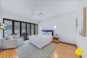 2 bedroom Penthouse at the Boathouse