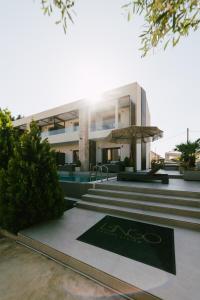 LAN-GO SIVOTA Luxury Living