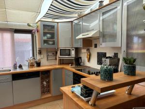 Maisons de vacances Maison Ile d-oleron 10 min de la plage a pied, parking et jardin : photos des chambres