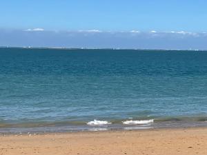 Maisons de vacances Maison Ile d-oleron 10 min de la plage a pied, parking et jardin : photos des chambres