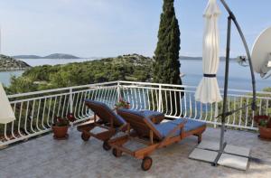 Apartments Kristina - B - Ubytování bez kategorie ve městě Tribunj