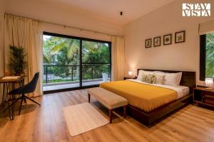 StayVista at M Villa with Breakfast Included