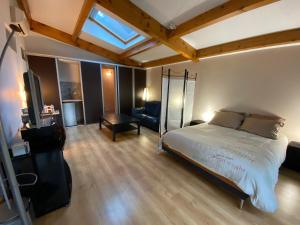 Studio équipé avec piscine partagée