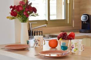 Palm Beach Studio with Terrace 150m from beaches