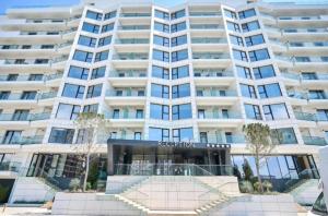 Regal Apartament Infinity Pool & Spa Mamaia North