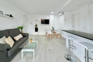 Apartamento en 1ª línea de playa, piscina y parking