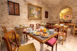 Hotels Hotel Le Relais des Halles : photos des chambres