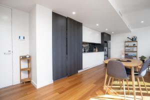 Perfectly Located 1BR BA Apartment - Hosted by Canstay