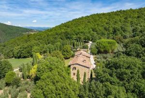 Villa Casanova - Countryside Villa with Private Pool near Calzolaro