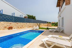 Villa mit Gym, Privatpool, BBQ