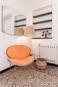 5-Sleeps in Elegant Attic in the Historic Center of Genoa